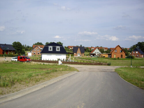 Moderne Einfamilienhäuser in einem neuen Wohngebiet in Roggendorf/Thenhoven.